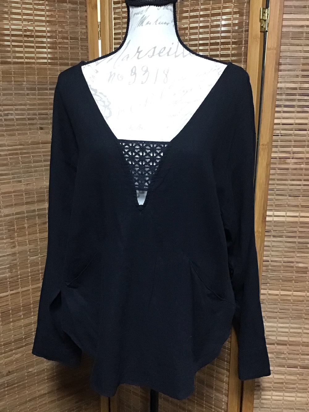 Free People-Black V-Neck Long Sleeve Linen Blend Top